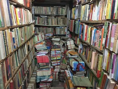 特稿丨文教路旧书街20年:岁月深处的糖